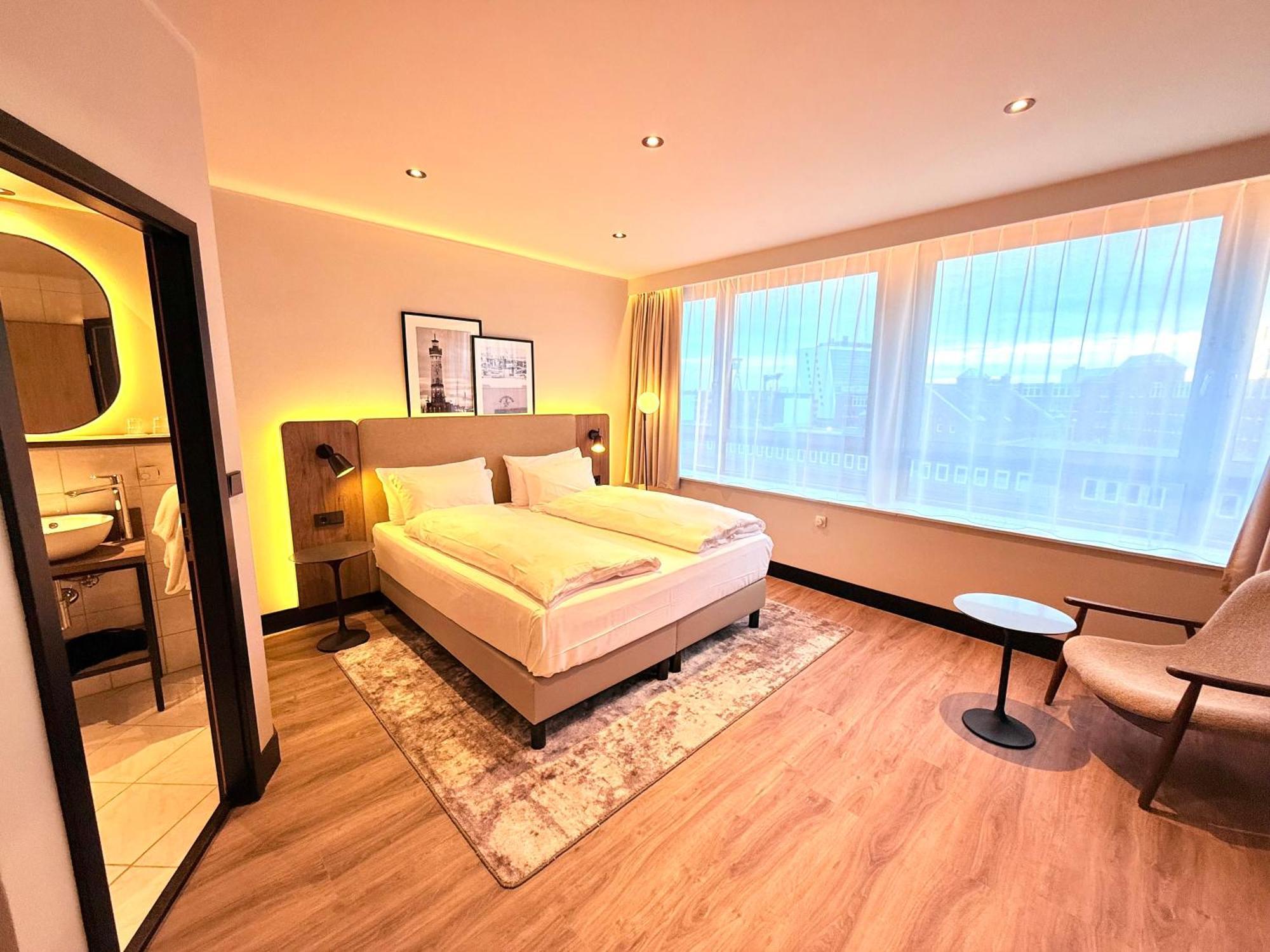 Superior Queen Room with One Queen Bed and Two Single Beds